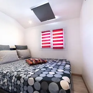 https://studio-ol-eurexpo-axe-tramway-lyon.hotels-rhonealpes.com